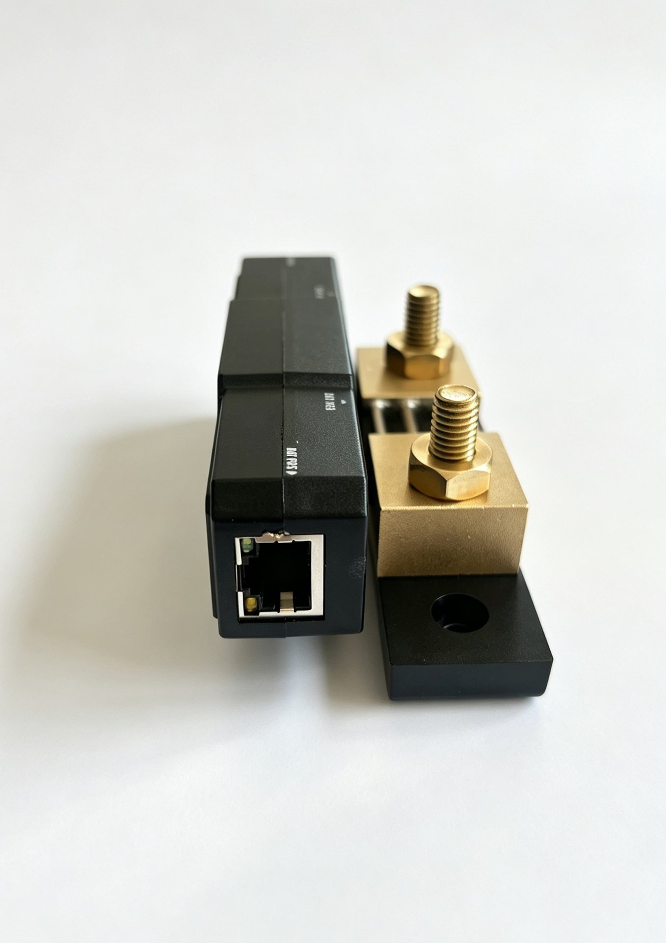 Blue Shunt Gen2 侧面：COMM RJ45 8PIN 通讯接口